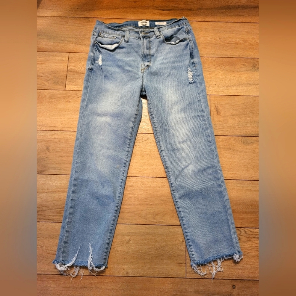 Kensie  The High Rise Stovepipe Light Wash Women's Jeans Size 6/28